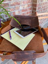 Load image into Gallery viewer, Med. Vintage Messenger Bag